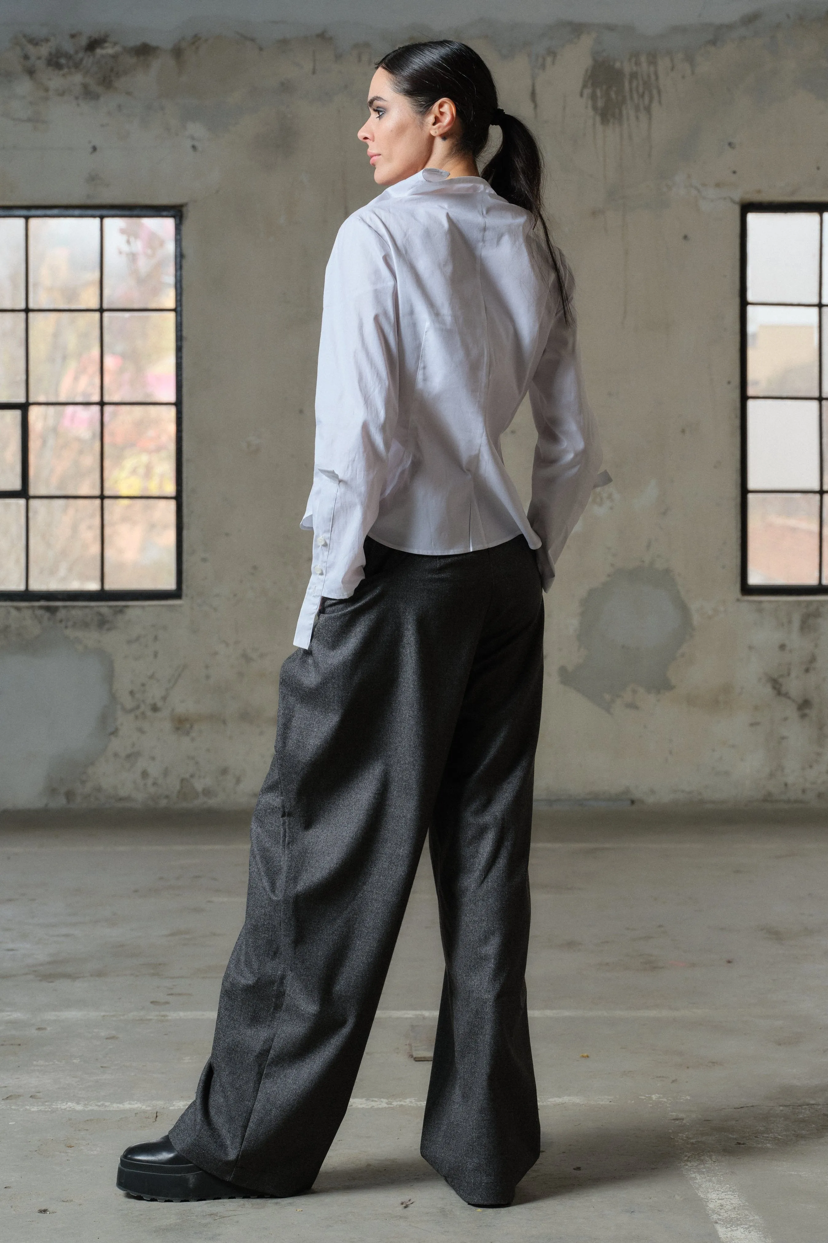 Elegant wide-leg merino wool pants