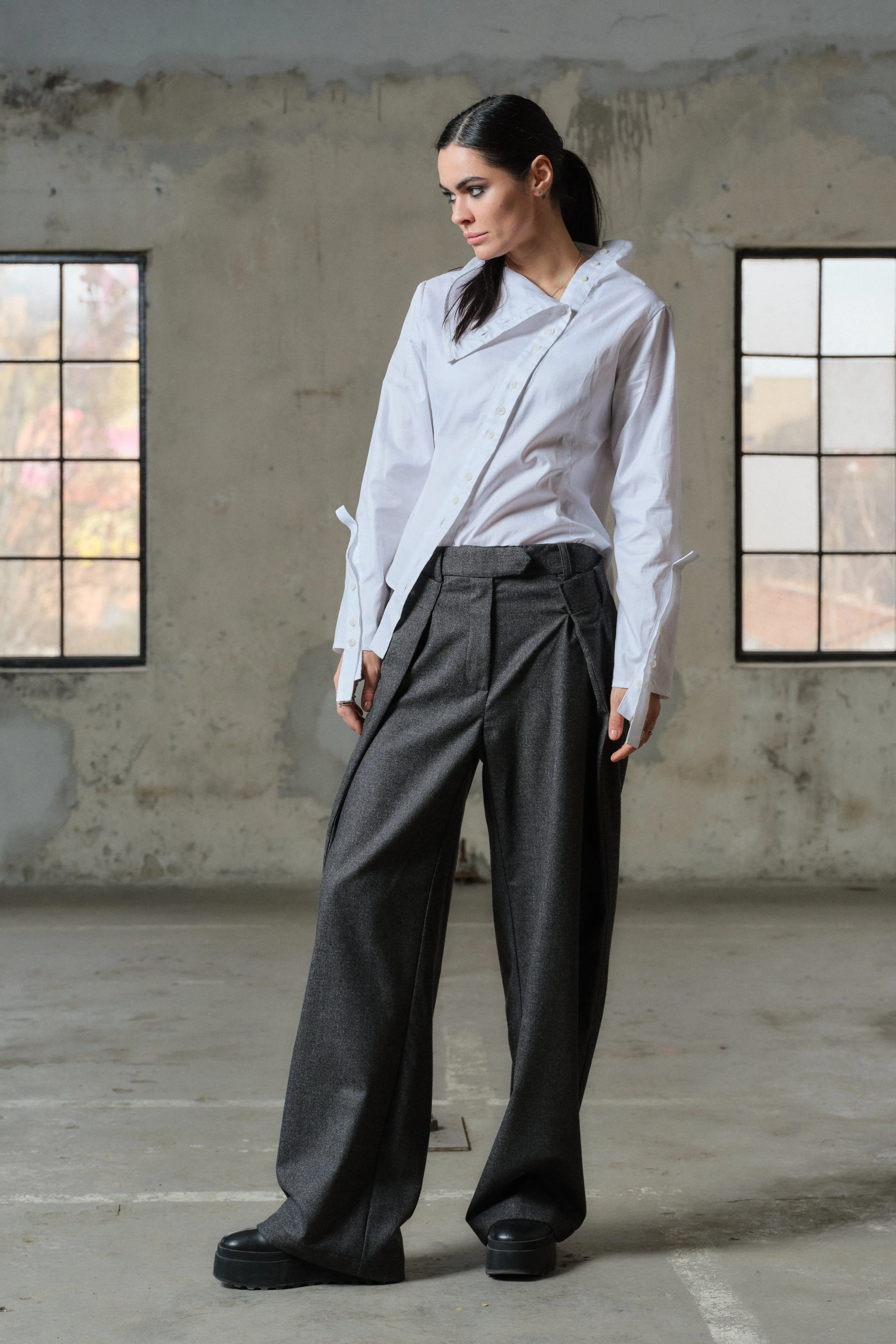 Elegant wide-leg merino wool pants