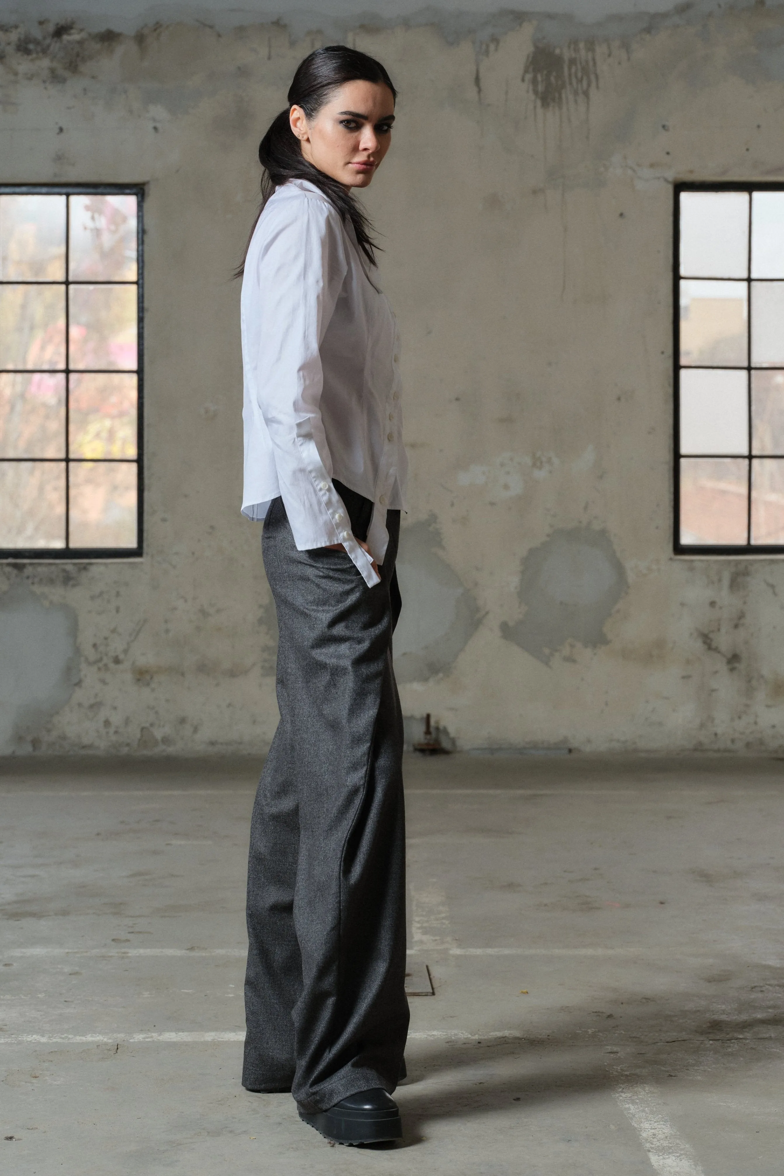 Elegant wide-leg merino wool pants