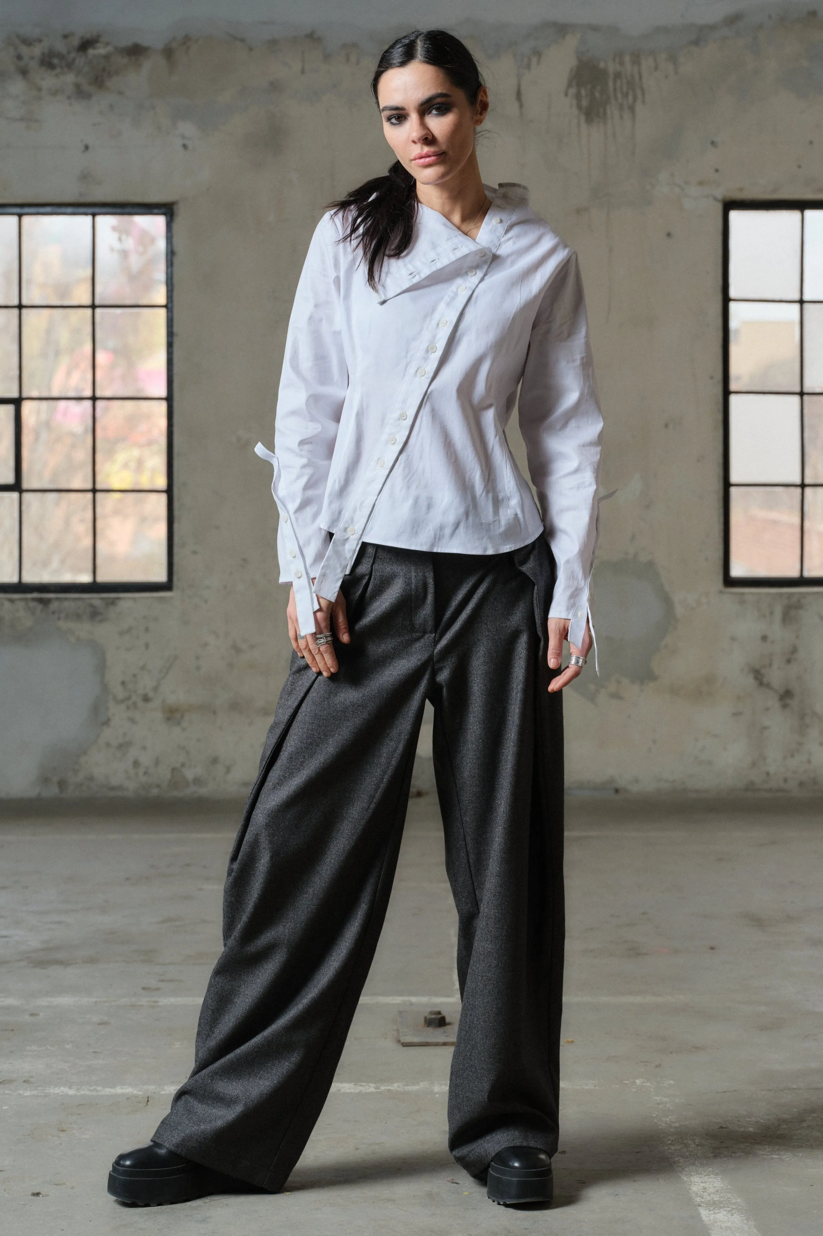 Elegant wide-leg merino wool pants