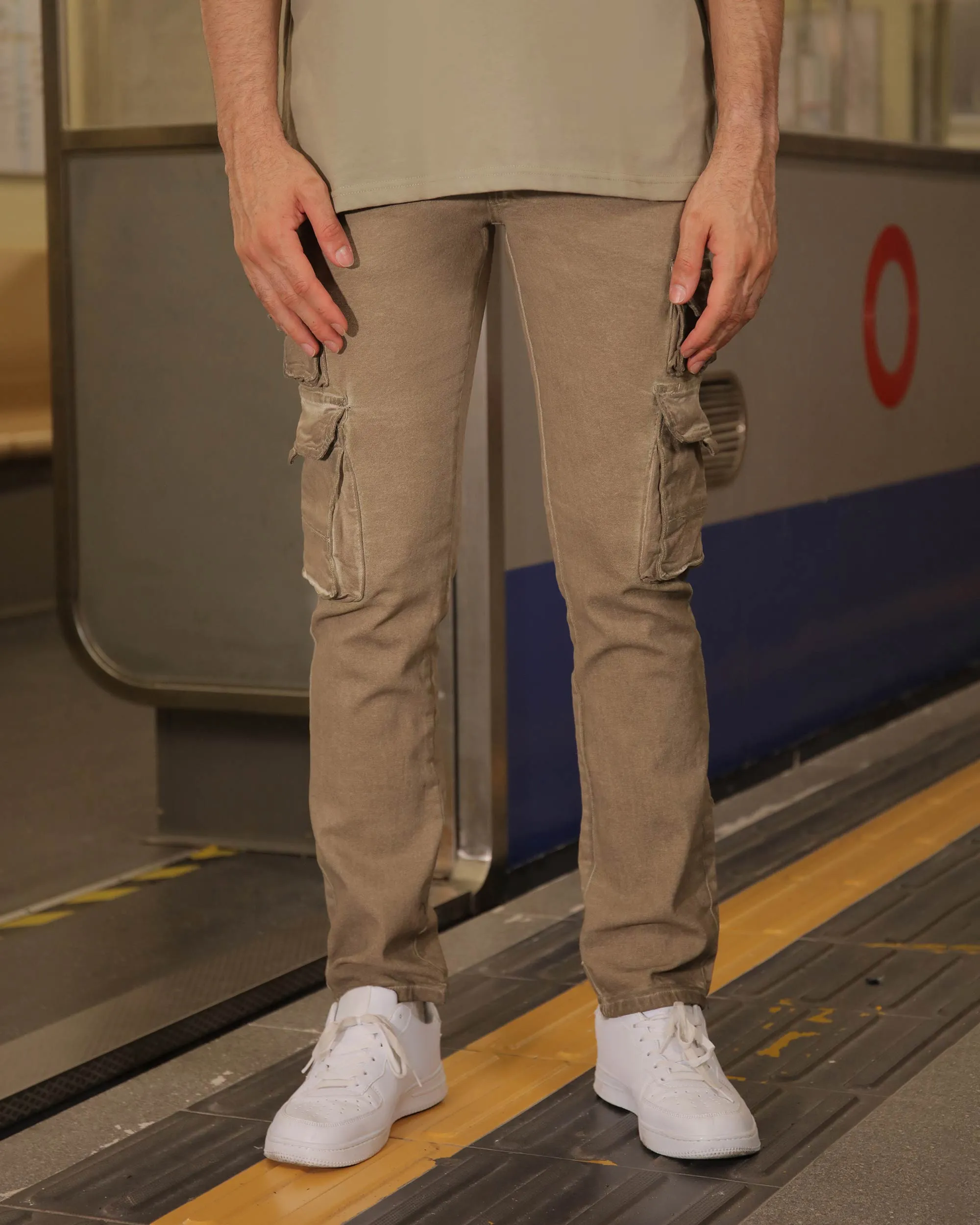 Slim-fit Cargo Jeans with Functional Side Pockets