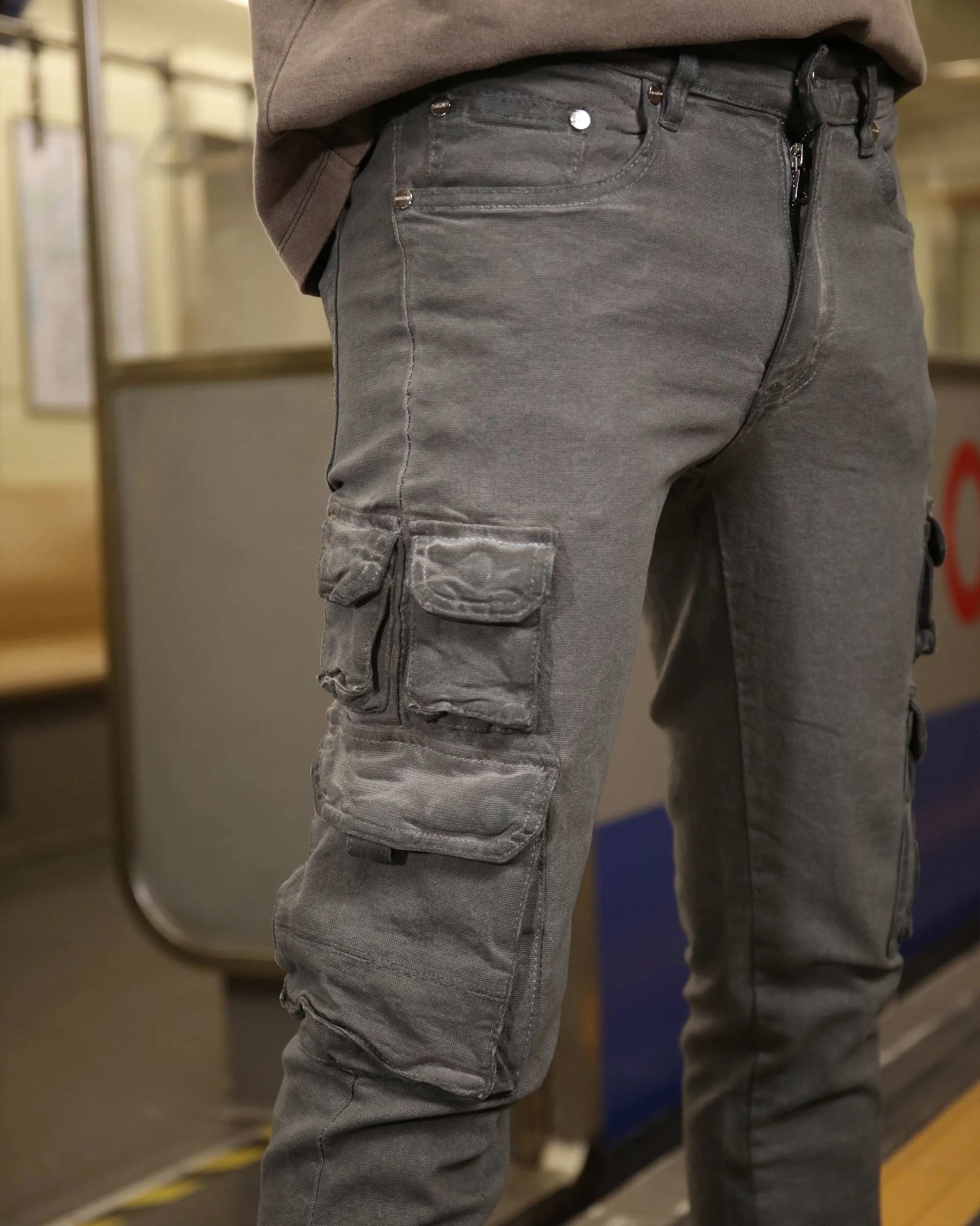 Slim-fit Cargo Jeans with Functional Side Pockets