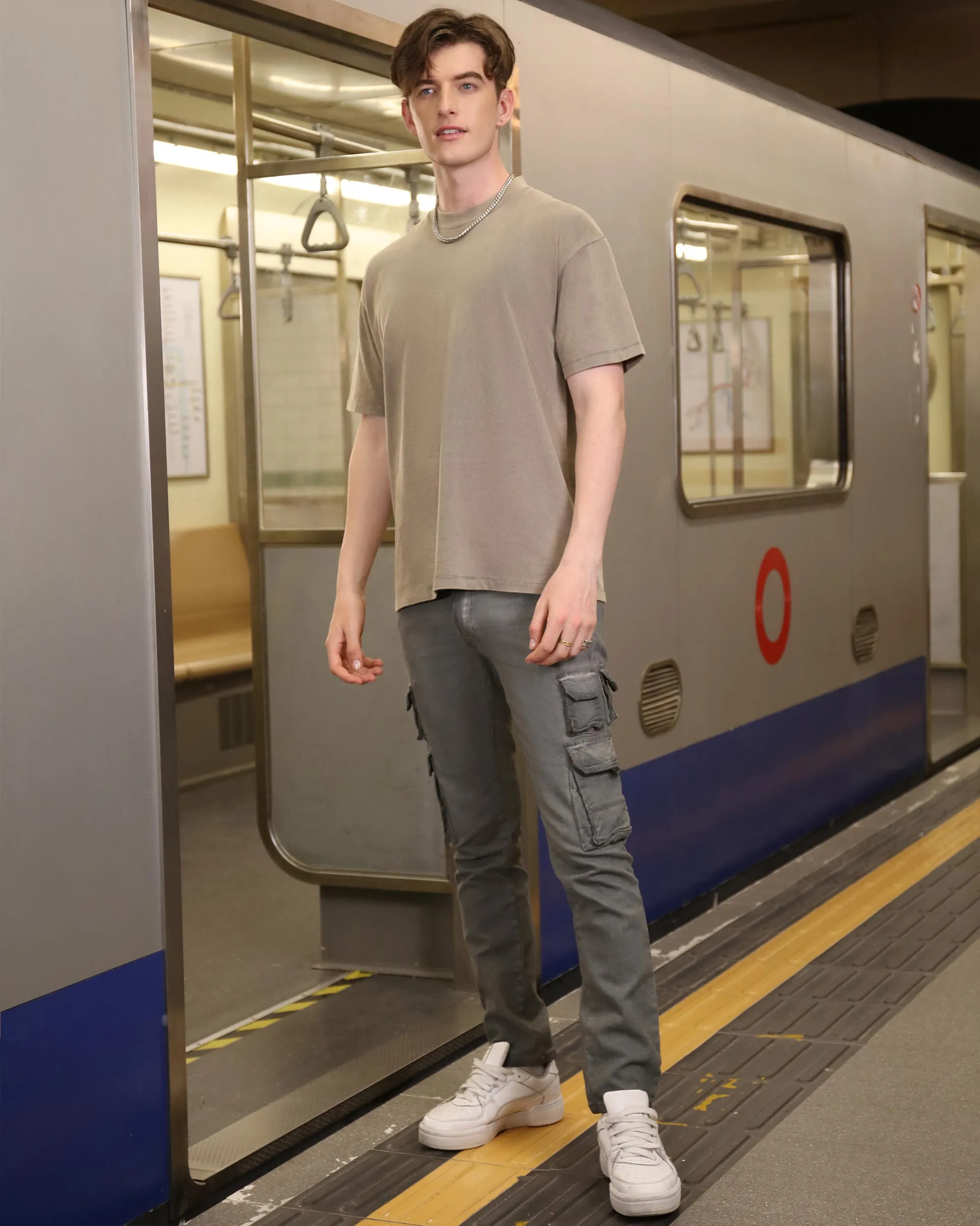 Slim-fit Cargo Jeans with Functional Side Pockets